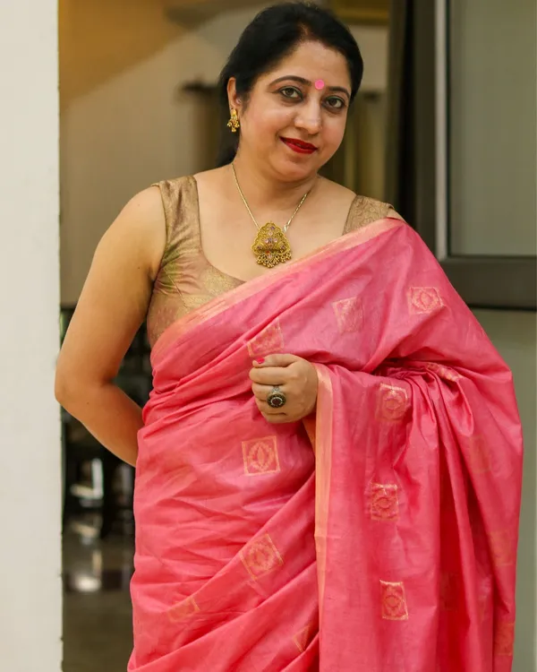 Nakashi_Thaath_Tulip_Red_Silk_Saree