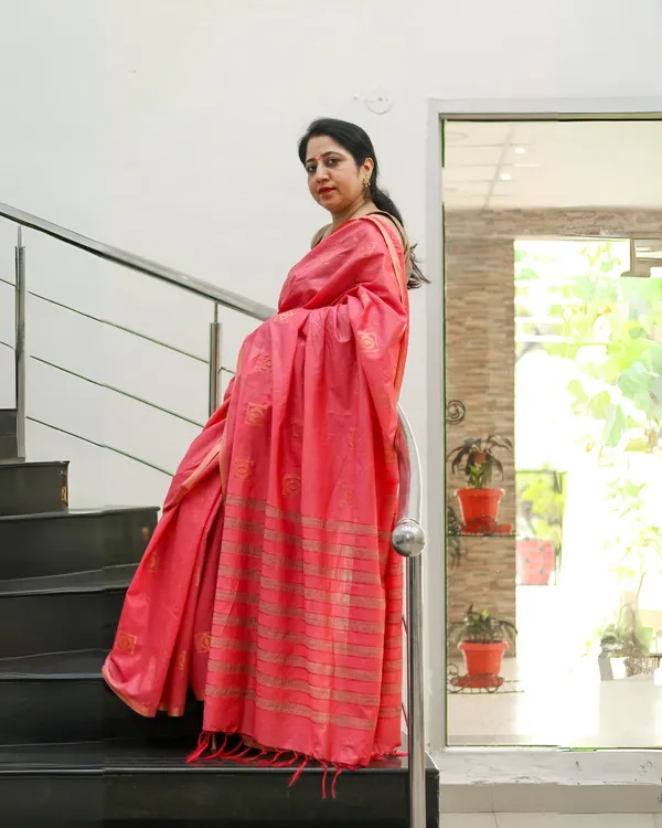 Nakashi_Thaath_Tulip_Red_Silk_Saree