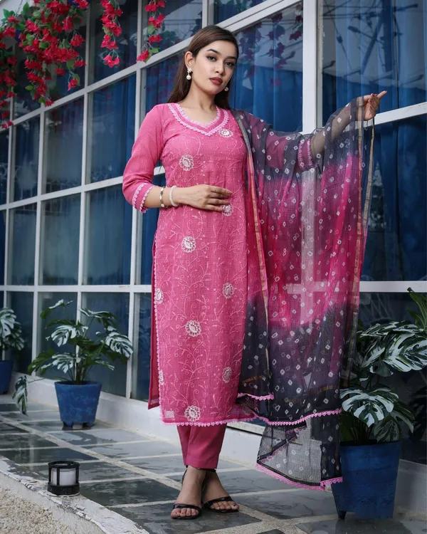 Nakhrewali_Pink_Embroidered_Suit