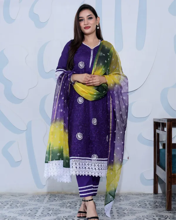 Nakhrewali_Purple_Embroidered_Suit