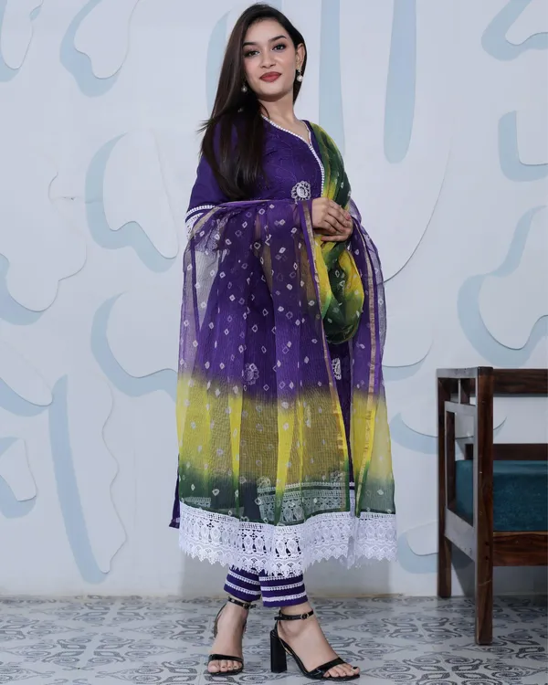 Nakhrewali_Purple_Embroidered_Suit