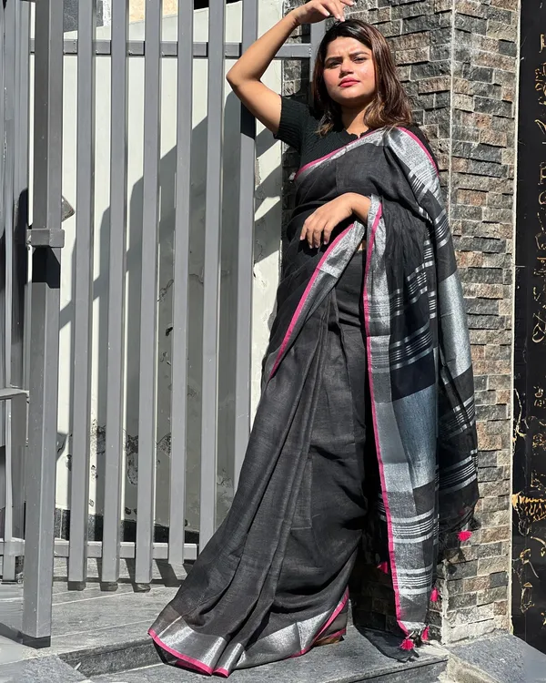 Parishuddhata_Black_Linen_Saree