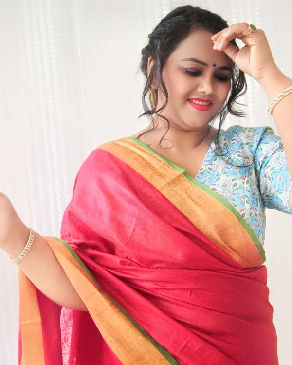 Parishuddhata_Red_Linen_Saree