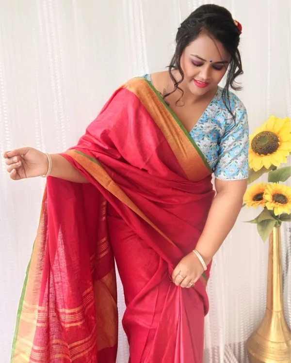 Parishuddhata_Red_Linen_Saree