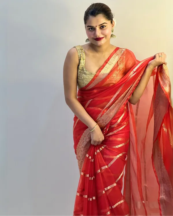 Rajsi_Thaath_Red_Banarasi_Saree
