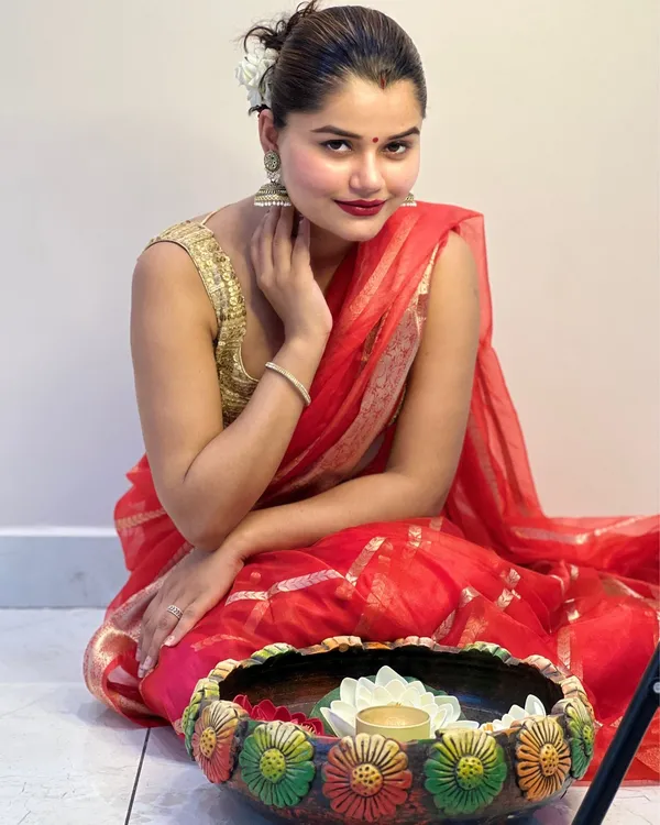 Rajsi_Thaath_Red_Banarasi_Saree