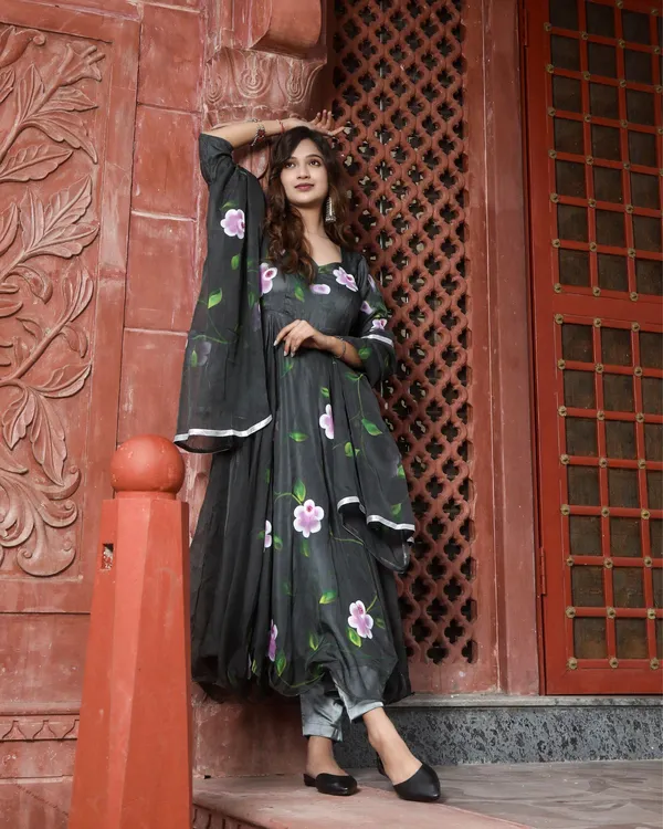Rango_Ki_Kalam_Se_Black_Anarkali_Suit