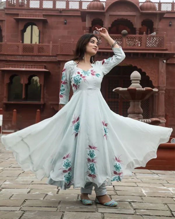 Rango_Ki_Kalam_Se_Gray_Anarkali_Suit
