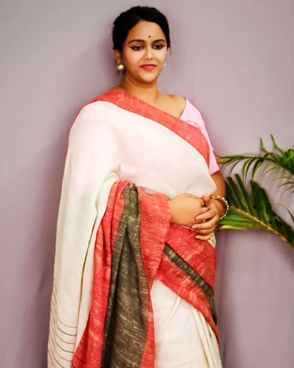 Rangrasiya_Beige_&_Red_Silk_Saree