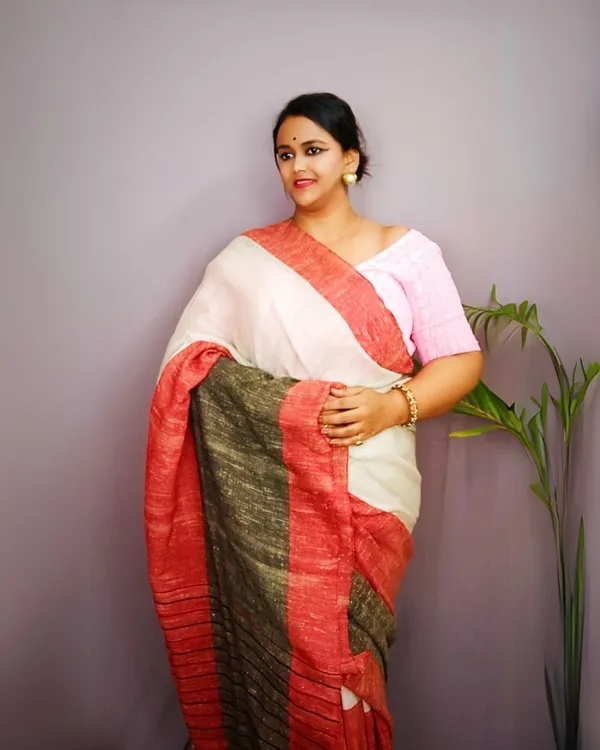 Rangrasiya_Beige_&_Red_Silk_Saree