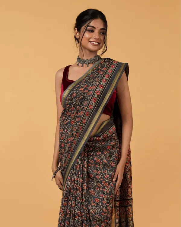 Sone_Ki_Ret_Blue_Ajrakh_Saree