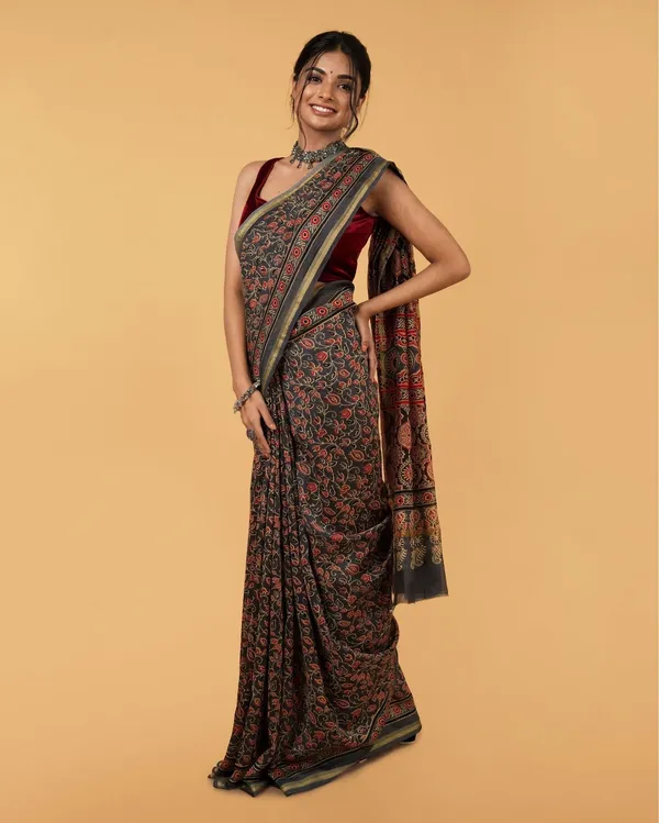 Sone_Ki_Ret_Blue_Ajrakh_Saree