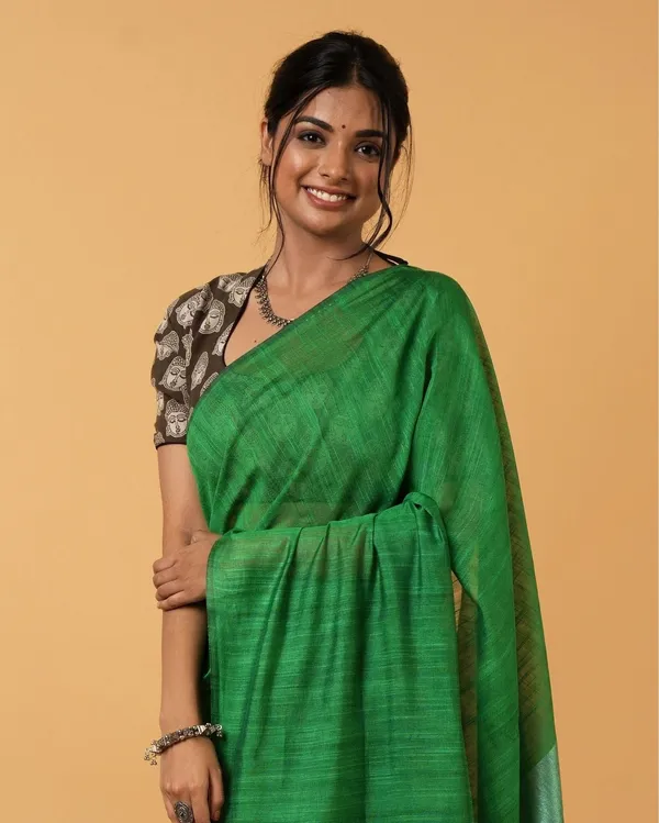 Swarna_Ras_Bright_Green_Linen_Silk_Saree