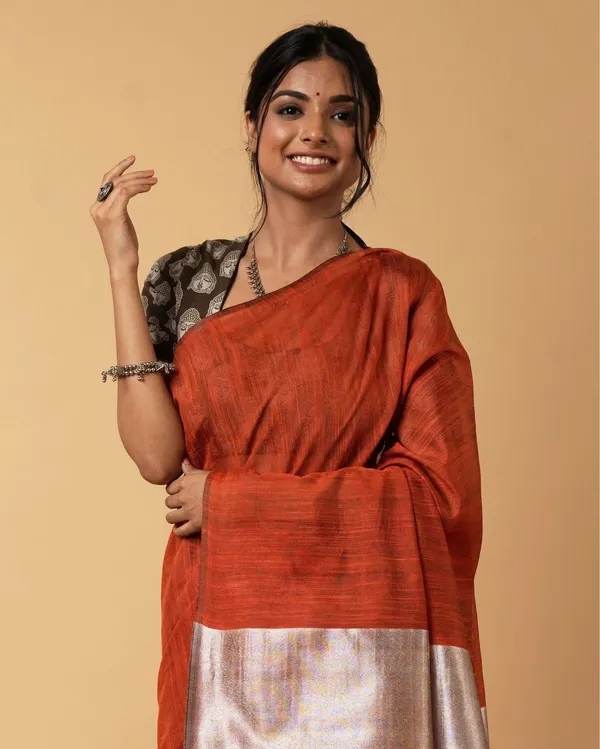 Swarna_Ras_Brown_Linen_Silk_Saree