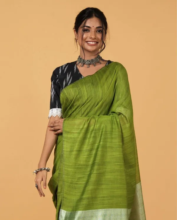 Swarna_Ras_Green_Linen_Silk_Saree