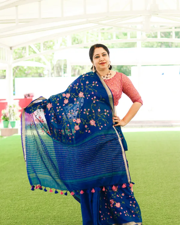 Van_Mala_Blue_Embroidered_Saree