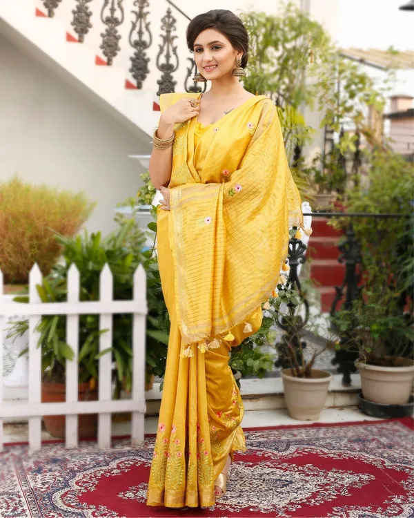 Van_Mala_Mustard_Embroidered_Saree