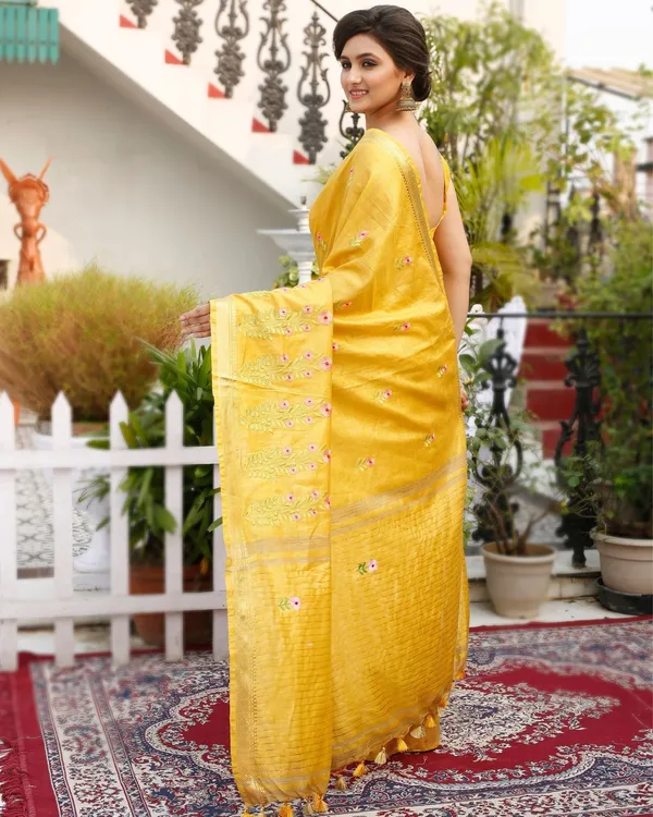 Van_Mala_Mustard_Embroidered_Saree