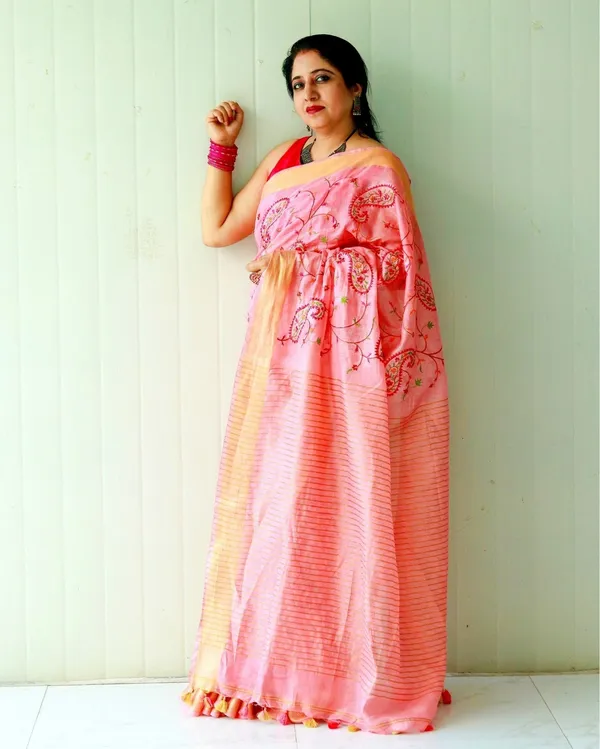 Van_Mala_Peach_Embroidered_Saree