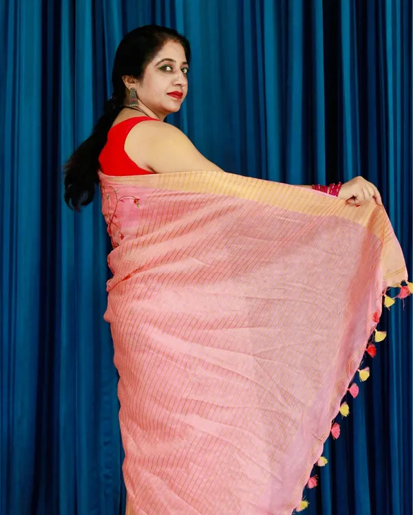 Van_Mala_Peach_Embroidered_Saree