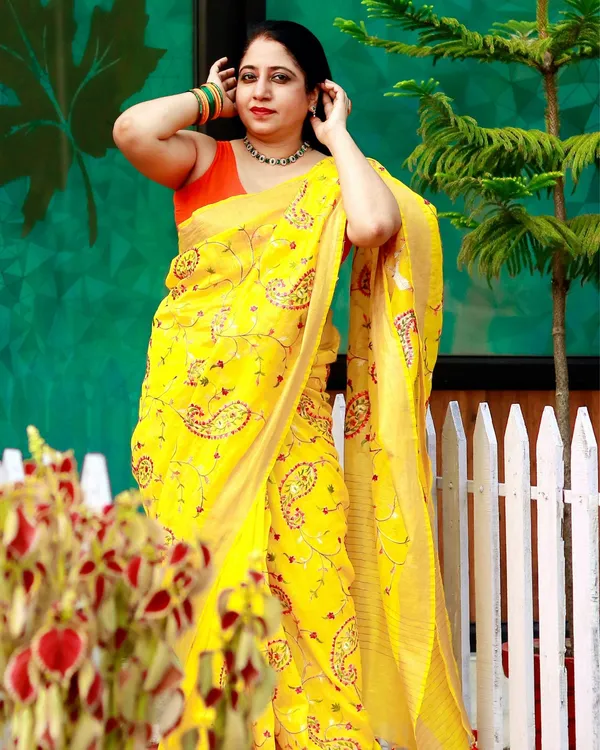 Van_Mala_Yellow_Embroidered_Saree