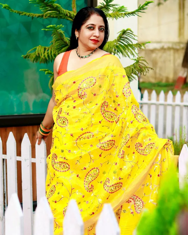 Van_Mala_Yellow_Embroidered_Saree