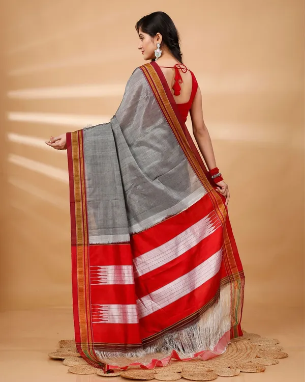 Gray_Vintage_Elegance__Silk_Pure_Cotton_Saree