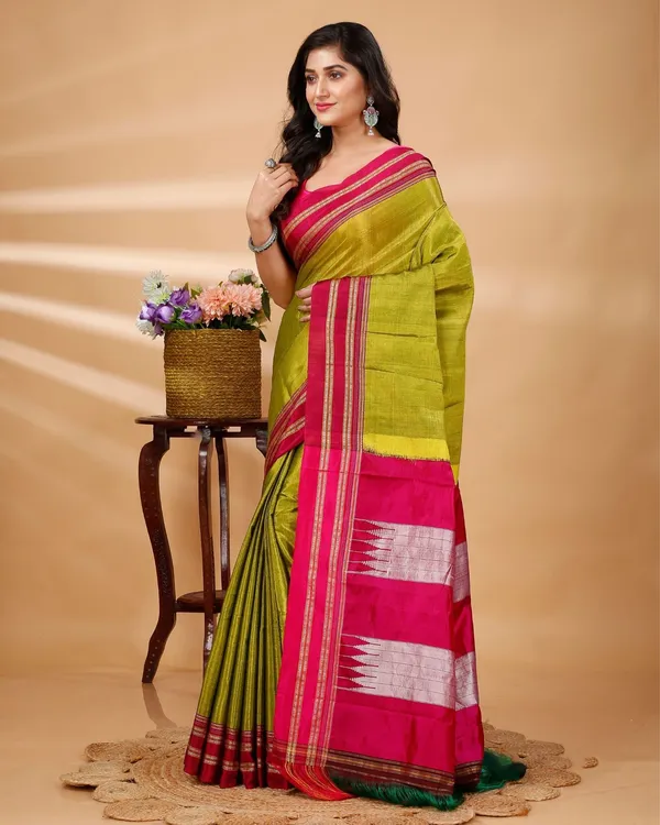 Olive_Green_Vintage_Elegance_Silk_Pure_Cotton_Saree
