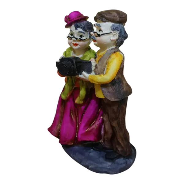 Multicolor_Resin_Handmade_Painted_Couple_Statue