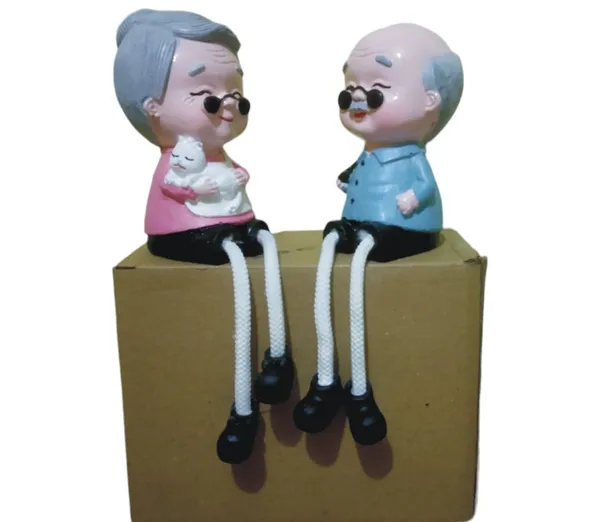 Multicolor_Couple_Statue_Grand_Parent_Dada_Dadi_Old_Romantic_Couple_Gift_Item_Pair_Sculpture_Figurine_Decorative_Showpiece_Polyresin