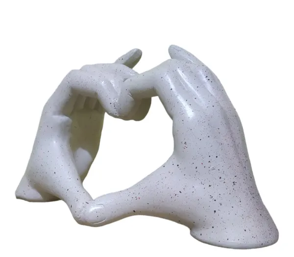 White_Couple_Statue_Decorative_Showpiece_Valentine_Day_Gift_Item_For_Home_Room_Decor_Polyresin