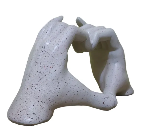 White_Couple_Statue_Decorative_Showpiece_Valentine_Day_Gift_Item_For_Home_Room_Decor_Polyresin