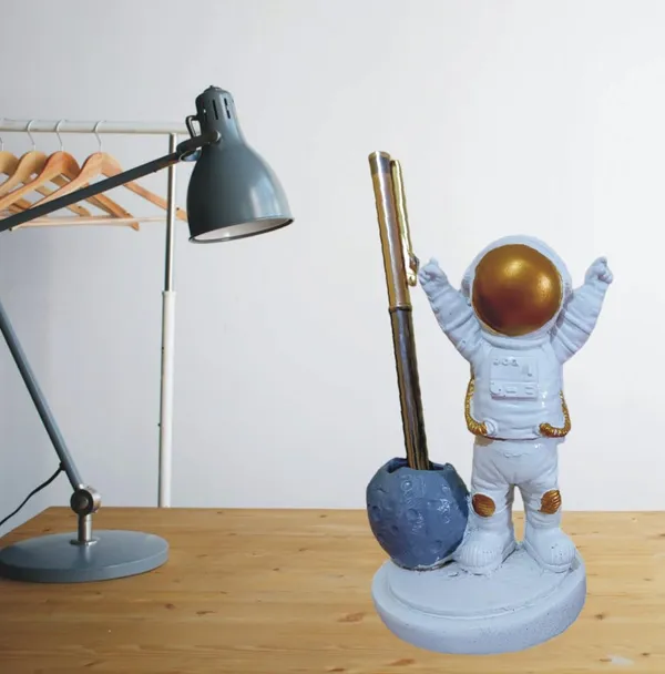 White_Astornot_Statue_Pen_Holder_Stand_For_Table_Home_Office_Decor_Polyresin