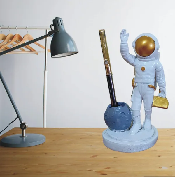 White_Astornot_Statue_Pen_Holder_Stand_For_Table_Home_Office_Decor_Polyresin