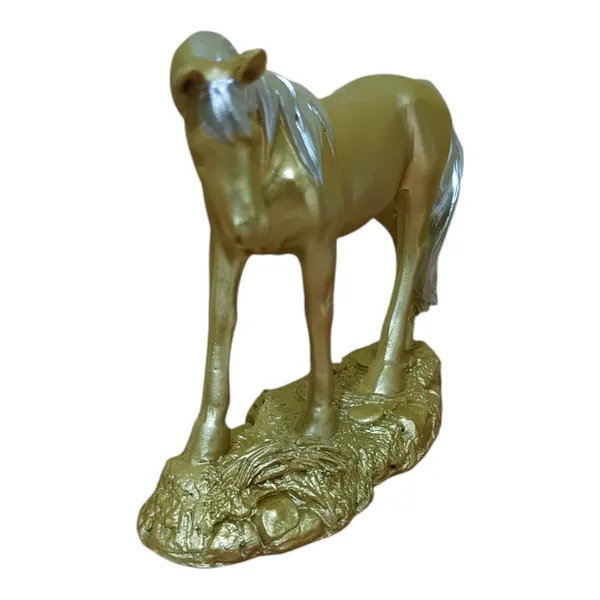 Golden_Resin_Portable_Lighted_Handmade_Painted_Horse_Statue