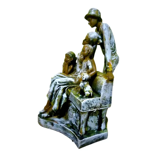 Multicolor_Resin_Portable_Lightweight_Handmade_Painted_Couple_Statue