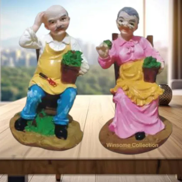 Multicolor_Old_Romantic_Loving_Couple_Statue_Grand_Parent_Dada_Dadi_Decorative_Showpiece_For_Home_Living_Room_Decor__Pack_Pof_1