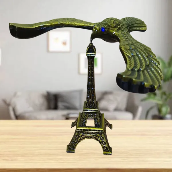 Self_Balancing_Eagle_On_Eiffel_Tower