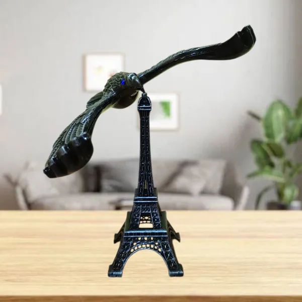 Self_Balancing_Eagle_On_Eiffel_Tower