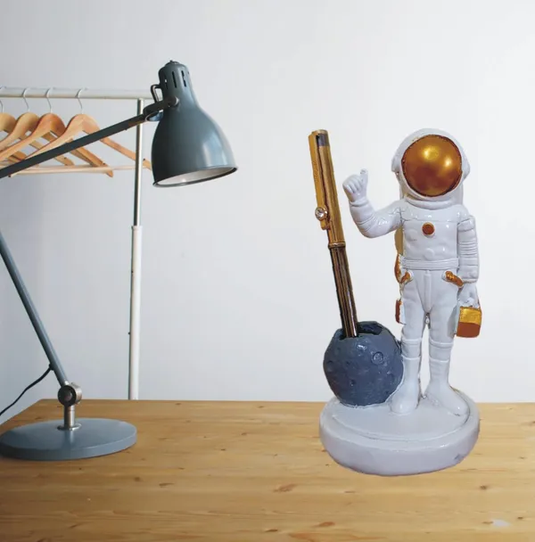 White_Astornot_Statue_Pen_Holder_Stand_For_Table_Home_Office_Decor_Polyresin