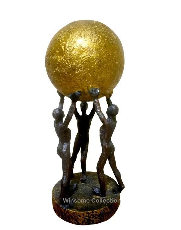 Human_Figurine_Sculpture_Statue_Decorative_Showpiece_for_Home_Office_Decor_Gift_Item