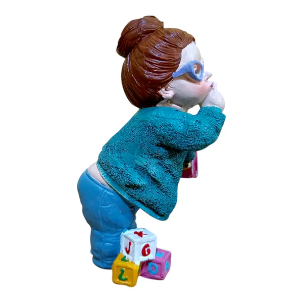 Winsome_Collection_Girl_Doll_Statue