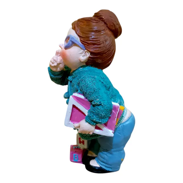 Winsome_Collection_Girl_Doll_Statue