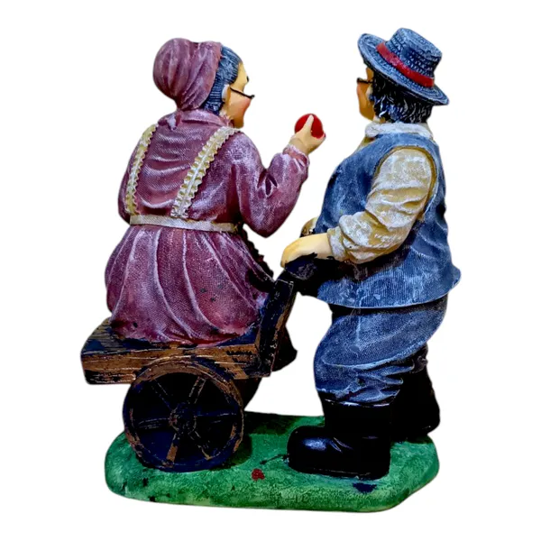 Winsome_Collection_Grand_Parent_Couple_Statue_Pack_of_1