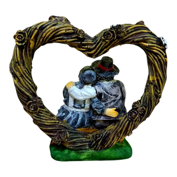 Winsome_Collection_Old_Romantic_Couple_Statue