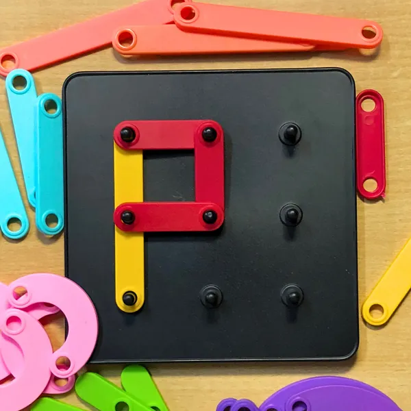 Alpha_Numeric_Puzzle_-_Alphabet_Construction_Puzzle_Toys_For_Kids