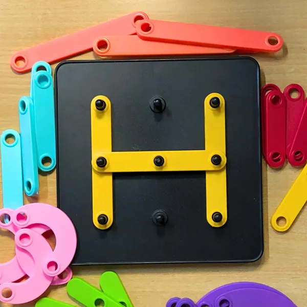 Alpha_Numeric_Puzzle_-_Alphabet_Construction_Puzzle_Toys_For_Kids