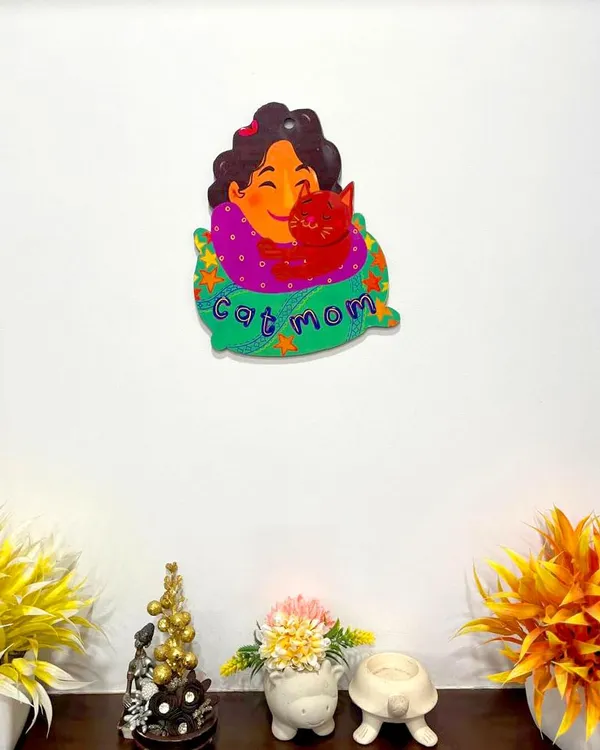 Cat_Mom_Cute_Plate_Wall_Hanging_|_For_Home_&_Wall_Decoration_|_8.7_X_6.9_Inch