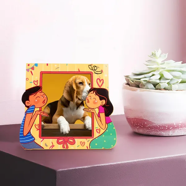 Wooden_Family_Kiss_Themed_Photo_Frame_|_For_Home_Decor_&_Pet_Lovers_|_7.5_X_8_Inch