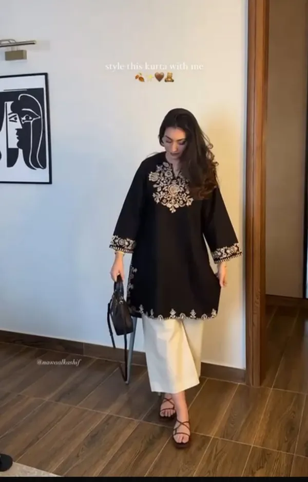 Black_Embroidered_Kurti_with_Off-White_Straight_Pants